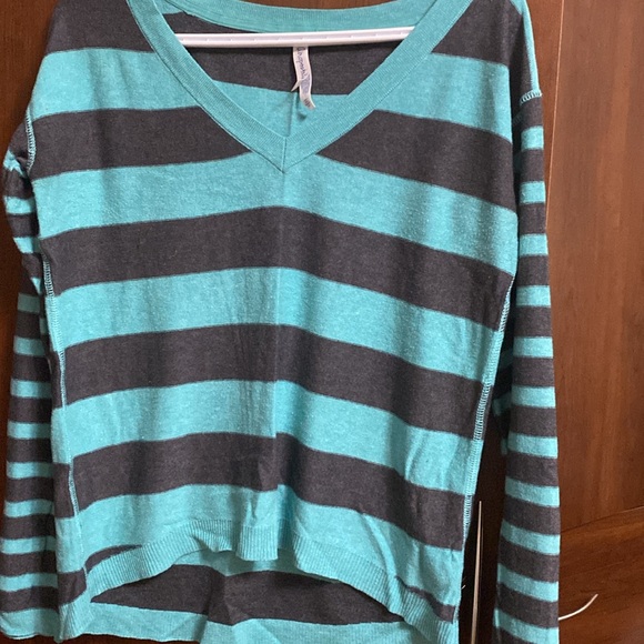 Aeropastale sweater small - Picture 1 of 3